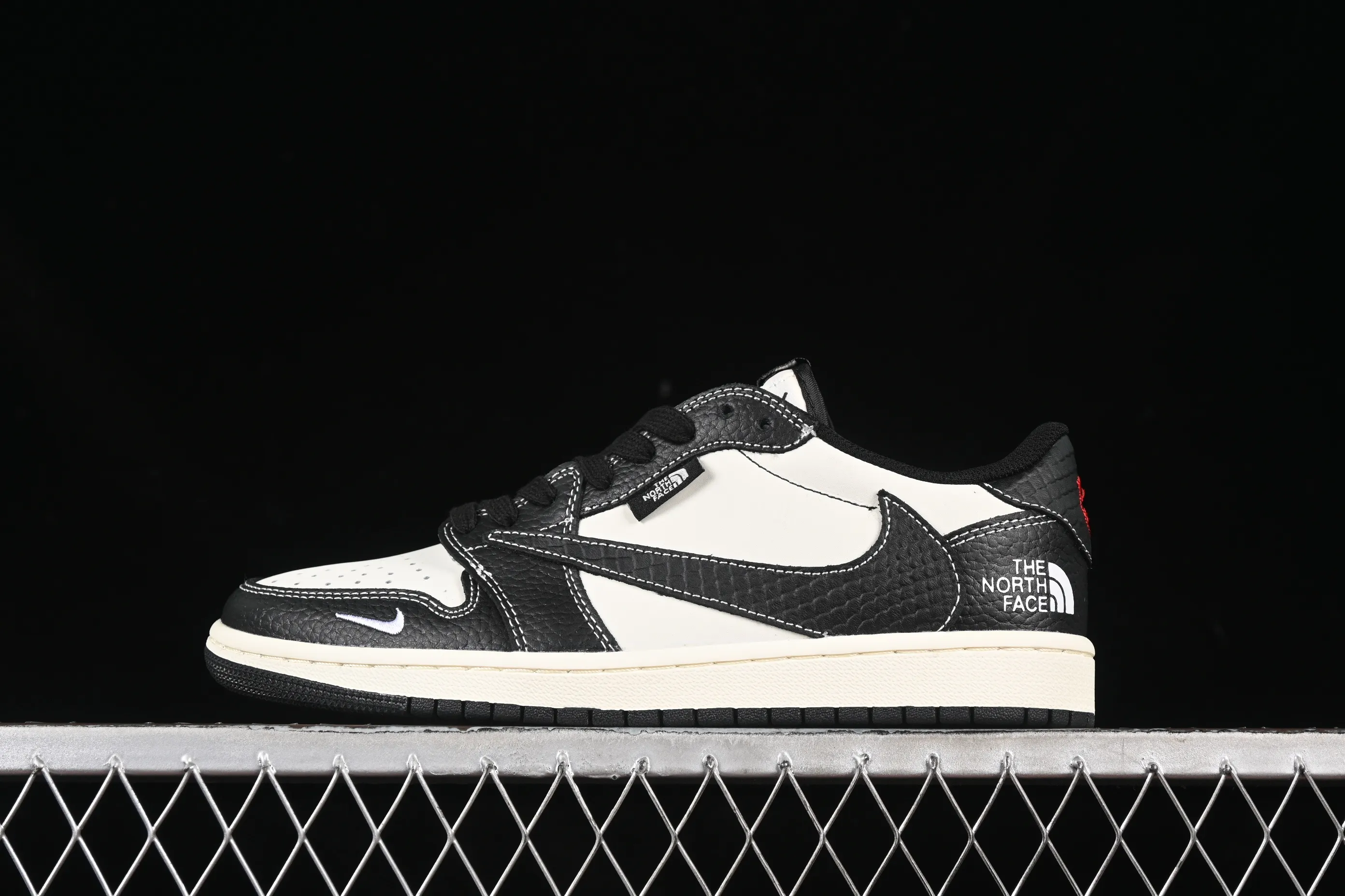 All categories Air Jordan Jordan series basketball shoes Air Jordan 1 Low high-end customized low-top sneakers Air Jordan 1 Low AJ1 Joe 1 North Face joint high-end customized low-top retro basketball shoes XZ5749-007